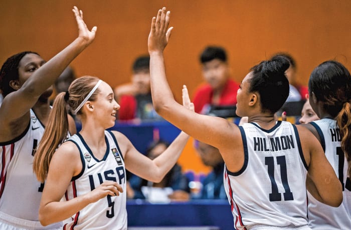 TOP OF THE WORLDS
Boston, Bueckers, Hillmon and Howard jelled at the 2019 U-19 championships in Bangkok.